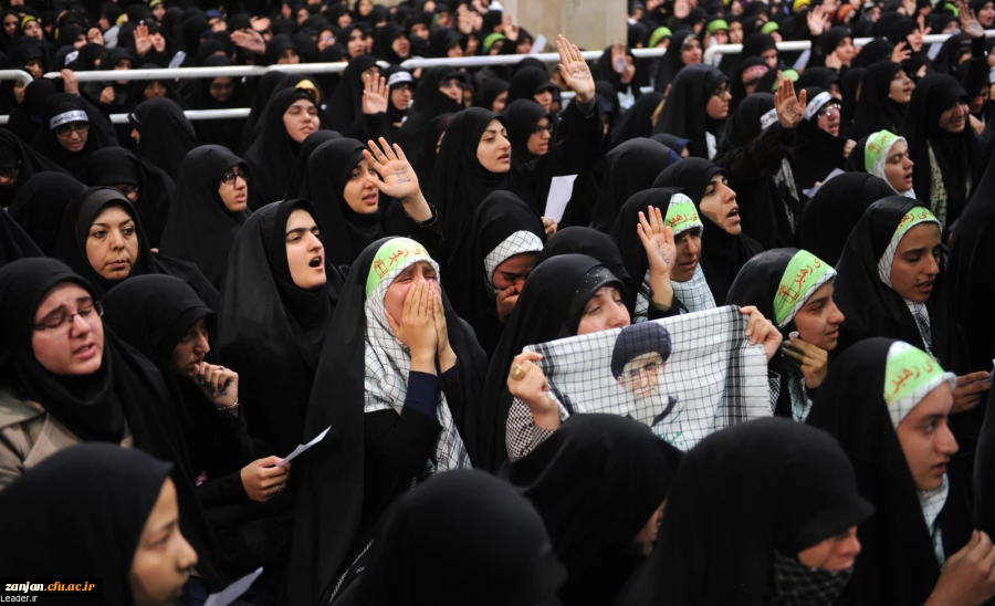 مراسم بزرگداشت 13 آبان روز دانش آموز به همرا قرعه کشی دیدار رهبری