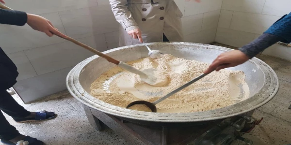 مراسم پخت و احسان حلوا در دانشگاه فرهنگیان