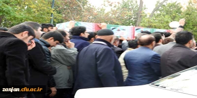 مراسم تشییع وخاکسپاری سردار رشید اسلام پاسدار شهید خیراله صمدی 

شرکت کارکنان ودانشجویان پردیس الزهرا(س) زنجان در مراسم خاکسپاری شهید مدافع حرم خیراله صمدی