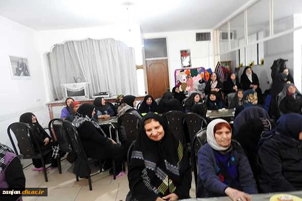 به همت بسیج وکانون همیاری وامور خیریه برگزار گردید :

بازدید از مرکز آموزشی وتوانبخشی سالمندان  2