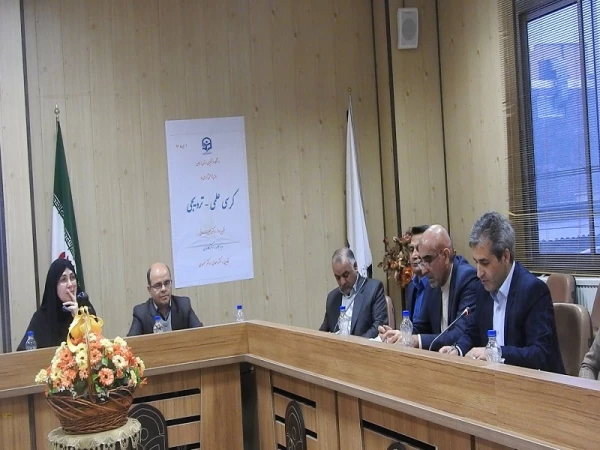 کرسی علمی - ترویجی با حضور دکتر علیرضا صادقی(استادیار دانشگاه علامه طباطبایی(ره) تهران) در دانشگاه فرهنگیان استان زنجان برگزار شد.

به مناسبت روز پژوهش کرسی علمی - ترویجی با عنوان " فرهنگ آکادمیک و گذری بر دانشگاه ها و مدارس کانادا" برگزار گردید. 2