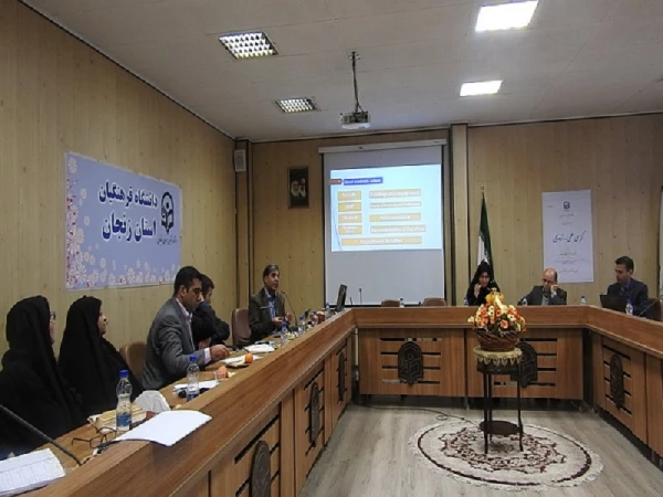 کرسی علمی - ترویجی با حضور دکتر علیرضا صادقی(استادیار دانشگاه علامه طباطبایی(ره) تهران) در دانشگاه فرهنگیان استان زنجان برگزار شد.

به مناسبت روز پژوهش کرسی علمی - ترویجی با عنوان " فرهنگ آکادمیک و گذری بر دانشگاه ها و مدارس کانادا" برگزار گردید. 2