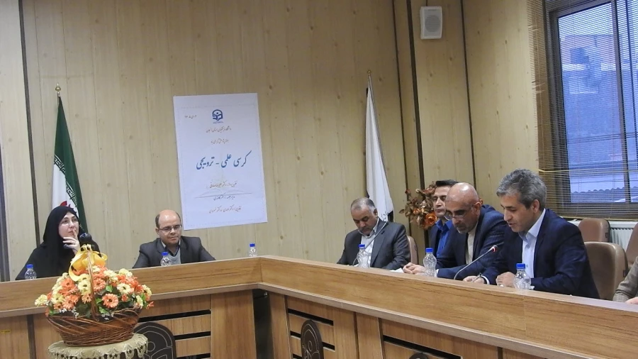 کرسی علمی - ترویجی با حضور دکتر علیرضا صادقی(استادیار دانشگاه علامه طباطبایی(ره) تهران) در دانشگاه فرهنگیان استان زنجان برگزار شد.

به مناسبت روز پژوهش کرسی علمی - ترویجی با عنوان " فرهنگ آکادمیک و گذری بر دانشگاه ها و مدارس کانادا" برگزار گردید. 2