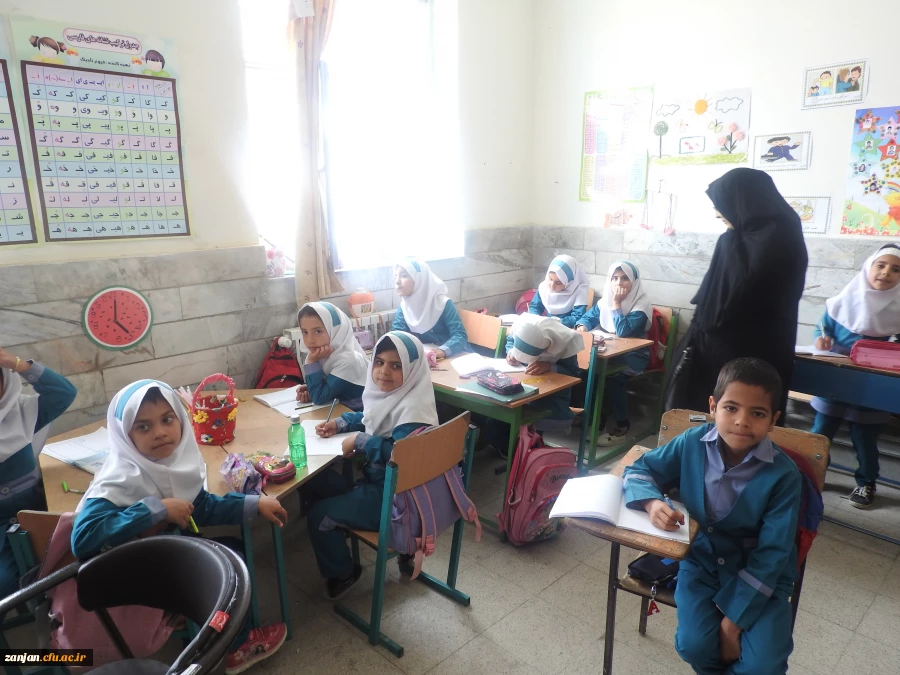 اداره آموزش مدیریت امور پردیس های استان زنجان اعلام نمود:
بازدید اعضای هیأت علمی دانشگاه فرهنگیــــــــــان استان زنجان از مدارس منطقه انگــــــــــــــــــوران
 2