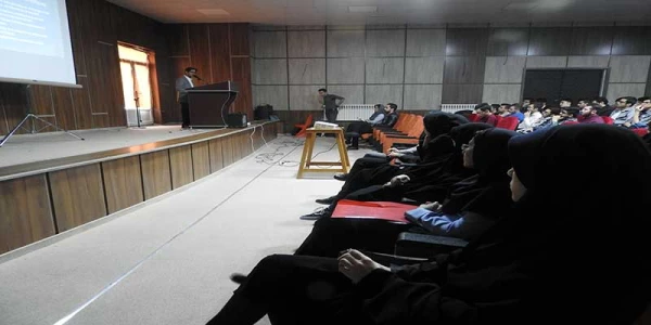 در سالن بعث پردیس شهید بهشتی برگزار گردید :

برگزاری کارگاه خودکفایی معلم  2