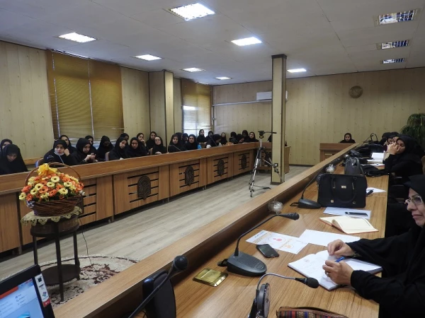 آموزش پردیس الزهرا (س) اعلام کرد: 2