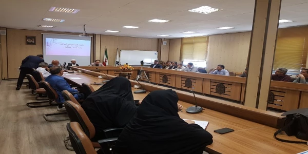 نشست هم اندیشی با موضوع آسیبهای اجنماعی دانش آموزان