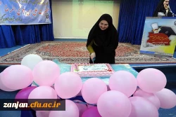 در پردیس الزهرا(س) زنجان برگزار گردید :

جشن دانش آموختگی دانشجویان ورودی 93 همزمان با ولادت امام رضا(ع) برگزار گردید . 2