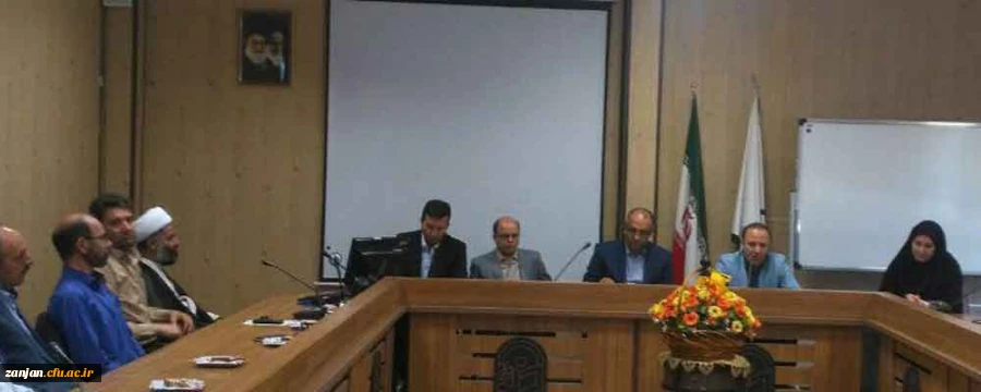 در  دانشگاه فرهنگیان استان زنجان برگزار شد:

اولین نشست صمیمی دکتر اجاقلو  مدیریت  دانشگاه فرهنگیان استان زنجان با اعضای غیر هیات علمی دانشگاه 2