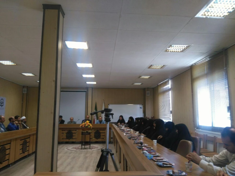 در  دانشگاه فرهنگیان استان زنجان برگزار شد:

اولین نشست صمیمی دکتر اجاقلو  مدیریت  دانشگاه فرهنگیان استان زنجان با اعضای غیر هیات علمی دانشگاه 5