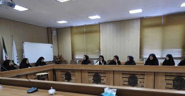 آموزش پردیس الزهرا (س) اعلام کرد:
اولین نشست مسئولین آموزش با نمایندگان آموزشی 2