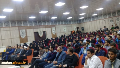 یک هفته مانده به اربعین:
برگزاری ویژه برنامه گرامی داشت اربعین حسینی (ع) با حضور دانشجویان شرکت کننده در پیاده روی اربعین