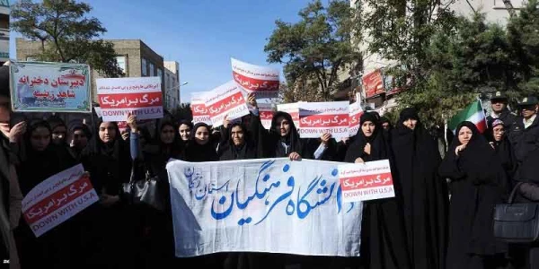 همزمان با  مردم سراسر کشور:

حضور گسترده اعضاء هیات علمی ،کارکنان ودانشجویان پردیس الزهرا(س) در راهپیمایی 13آبان 2