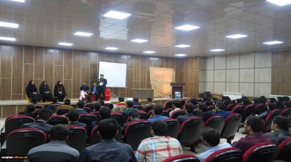 به همت کانون ادبی استاد حسین منزوی برگزار شد:

محفل شعر با حضور دانشجویان پردیس های دانشگاه فرهنگیان استان زنجان 2