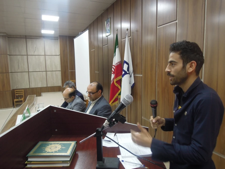 نشست صمیمی با دانشجویان