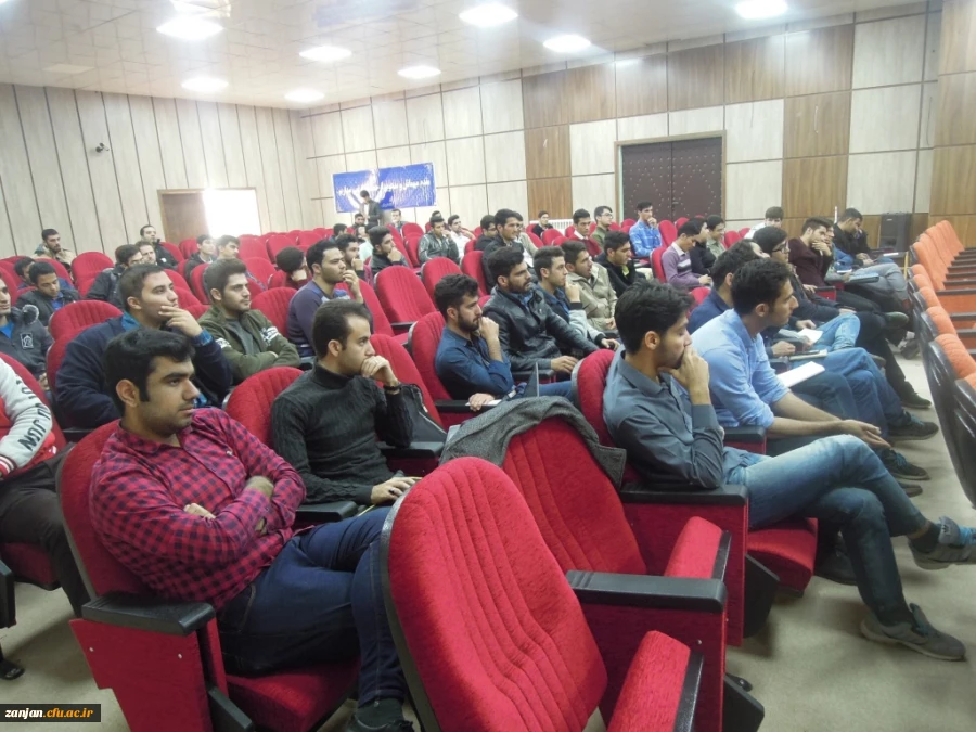 نشست صمیمی با دانشجویان