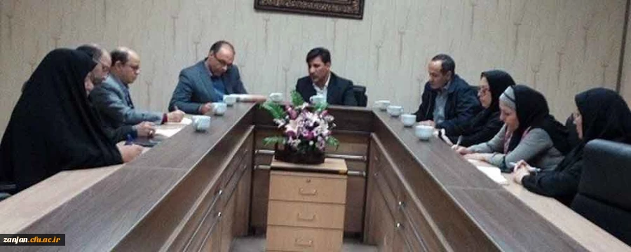 با حضور مدیریت دانشگاه فرهنگیان استان زنجان و مدیر کل کانون پرورش فکری برگزار شد:
جلسه بررسی  همکاری های دانشگاه فرهنگیان و کانون پرورش فکری کودکان و نوجوانان استان زنجان 2
