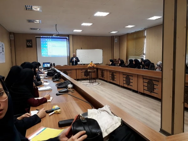 سلسله کارگاه های آموزش مقاله نویسی در پردیس الزهرا(س) برگزار شد. 2