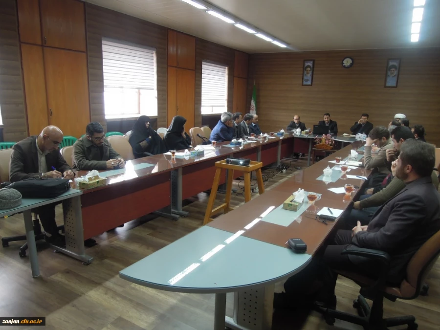 نشست بسیج اساتید و کارکنان دانشگاه فرنگیان استان زنجان