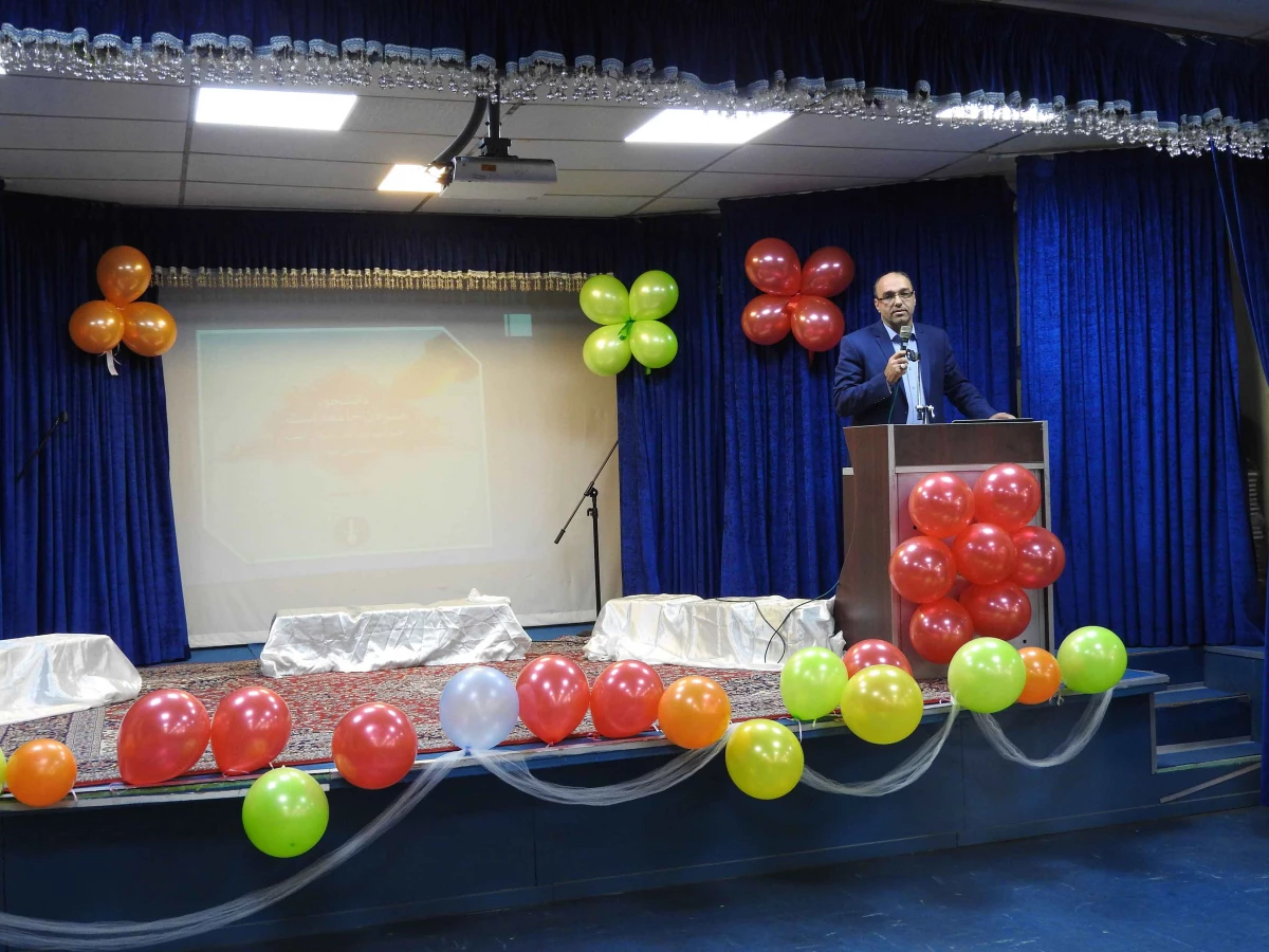 به همت شورای صنفی-رفاهی دانشجویان و گروههای دانشجویی پردیس الزهرا(س) زنجان برگزار شد:

 برگزاری روزدانشجو با حضور حداکثری دانشجویان 4