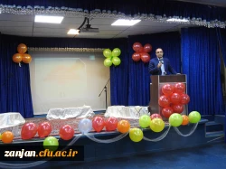 به همت شورای صنفی-رفاهی دانشجویان و گروههای دانشجویی پردیس الزهرا(س) زنجان برگزار شد:

 برگزاری روزدانشجو با حضور حداکثری دانشجویان 4