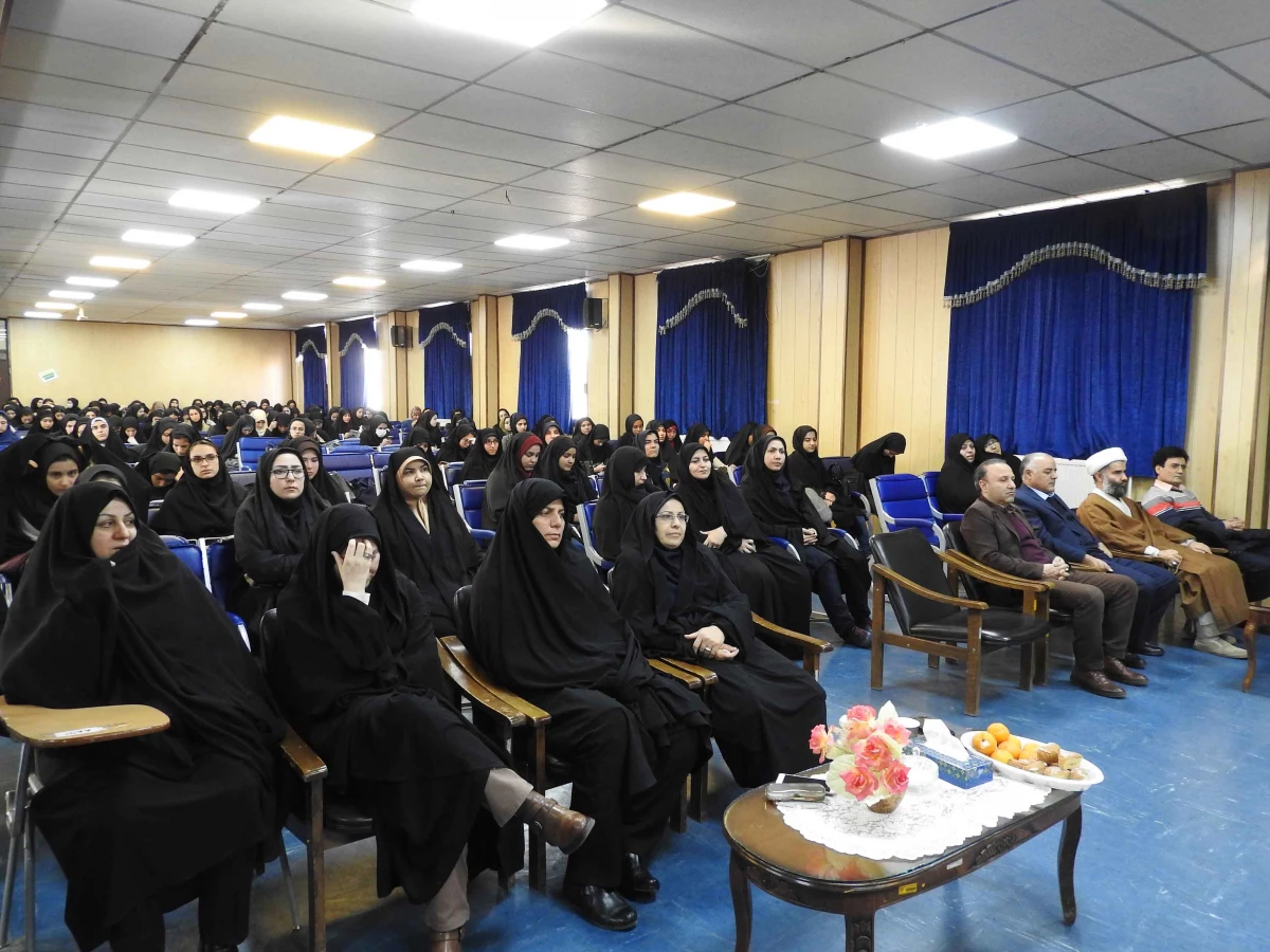 به همت شورای صنفی-رفاهی دانشجویان و گروههای دانشجویی پردیس الزهرا(س) زنجان برگزار شد:

 برگزاری روزدانشجو با حضور حداکثری دانشجویان 5