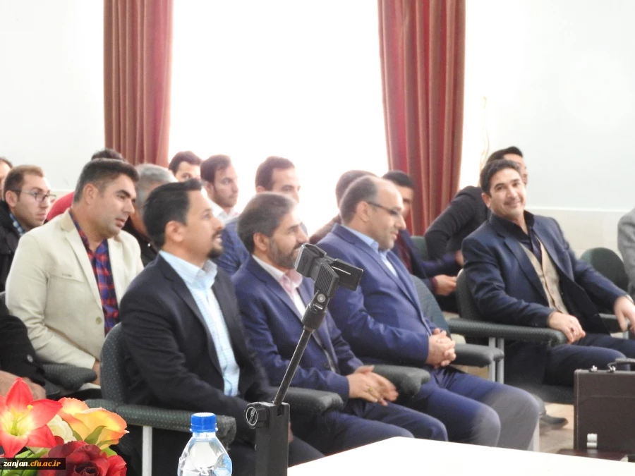 در راستای ایجاد همدلی و همزبانی دانشگاه فرهنگیان  با  آموزش و پرورش برگزار گردید:
حضور سرپرست دانشگاه فرهنگیان استان زنجان در همایش مدیران مدارس منطقه انگوران و بازدید از مدارس منطقه
 3