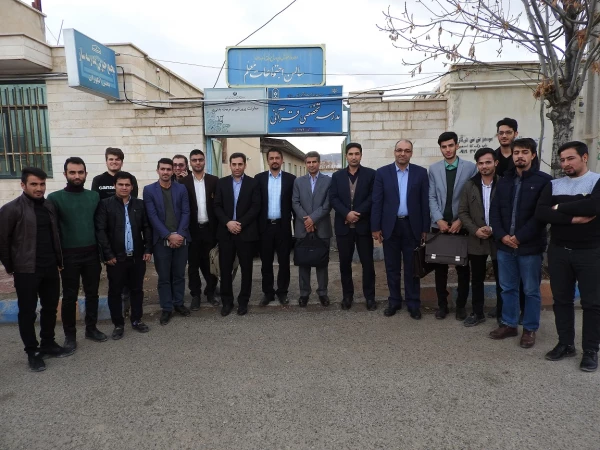 در راستای ایجاد همدلی و همزبانی دانشگاه فرهنگیان  با  آموزش و پرورش برگزار گردید:
حضور سرپرست دانشگاه فرهنگیان استان زنجان در همایش مدیران مدارس منطقه انگوران و بازدید از مدارس منطقه
 2