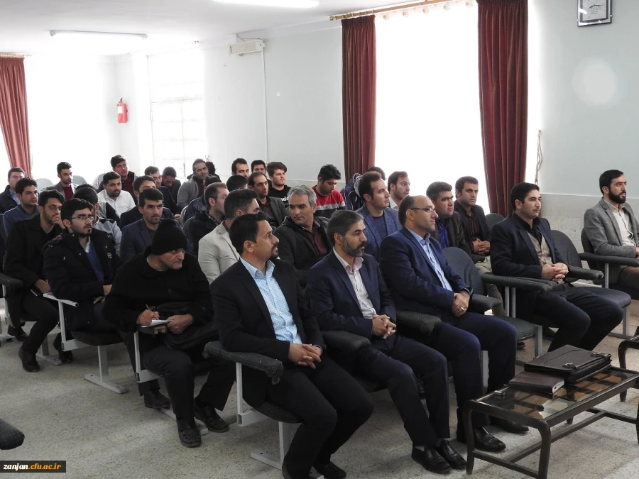 در راستای ایجاد همدلی و همزبانی دانشگاه فرهنگیان  با  آموزش و پرورش برگزار گردید:
حضور سرپرست دانشگاه فرهنگیان استان زنجان در همایش مدیران مدارس منطقه انگوران و بازدید از مدارس منطقه
 2