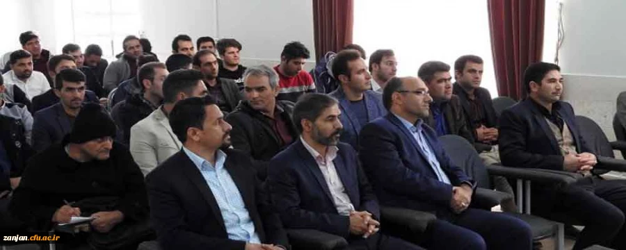 در راستای ایجاد هماهنگی دانشگاه فرهنگیان  با  آموزش و پرورش برگزار شد:

حضور سرپرست دانشگاه فرهنگیان استان زنجان در همایش مدیران مدارس منطقه انگوران و بازدید از مدارس منطقه 2