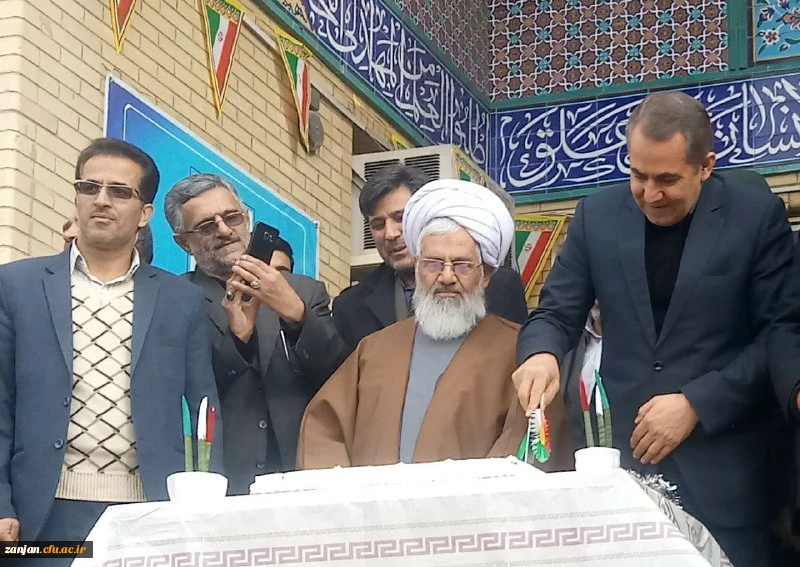 گزارش تصویری: 

حضور مسئولین استان  و رئیس  دانشگاه فرهنگیان استان زنجان  درمراسم متمرکز استانی گلبانگ انقلاب 2