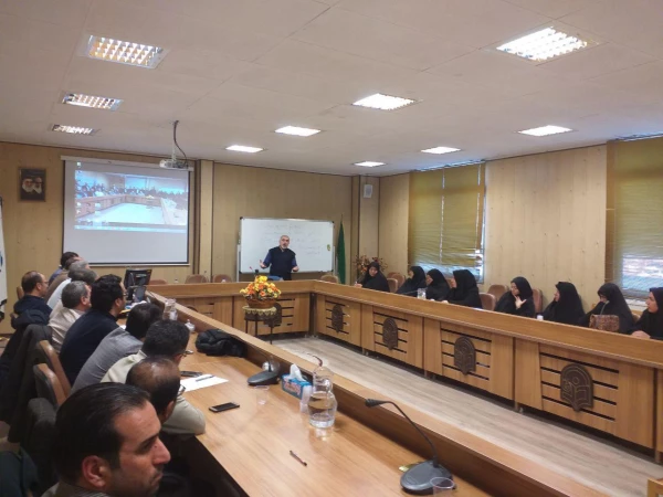 دفتر نظارت، ارزیابی و تضمین کیفیت دانشگاه فرهنگیان استان زنجان برگزار کرد:

دوره های بالندگی حرفه ای اعضای غیر هیات علمی
 7