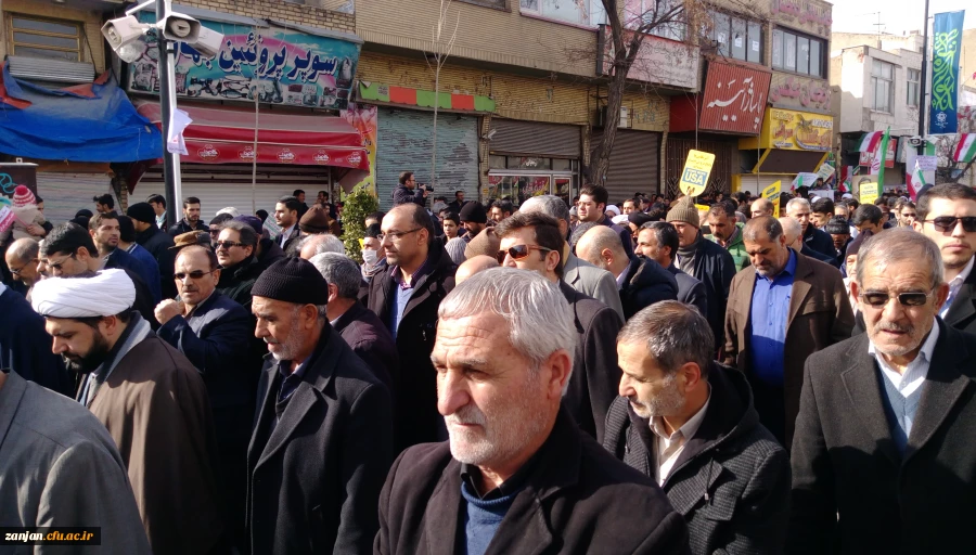 شرکت دانشجویان و مسئولان پردیس شهید بهشتی دانشگاه فرهنگیان استان زنجان در راهپیمایی 22 بهمن 97