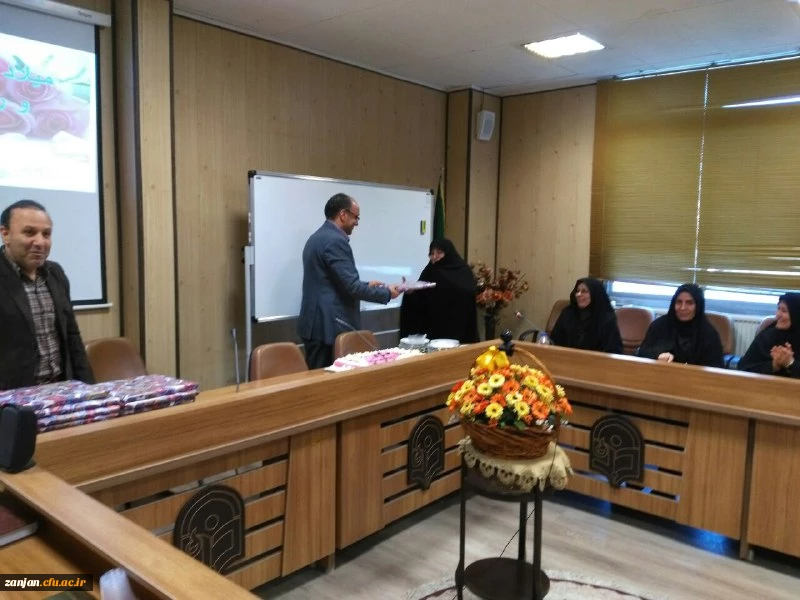 در پردیس الزهرا (س) برگزار شد:

مراسم بزرگداشت ولادت حضرت فاطمه (س) و تجلیل از مقام مادر 3