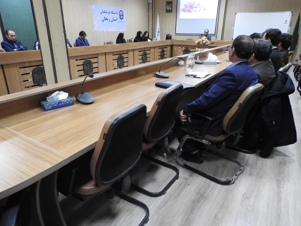 جلسه ی هم اندیشی اساتید 4