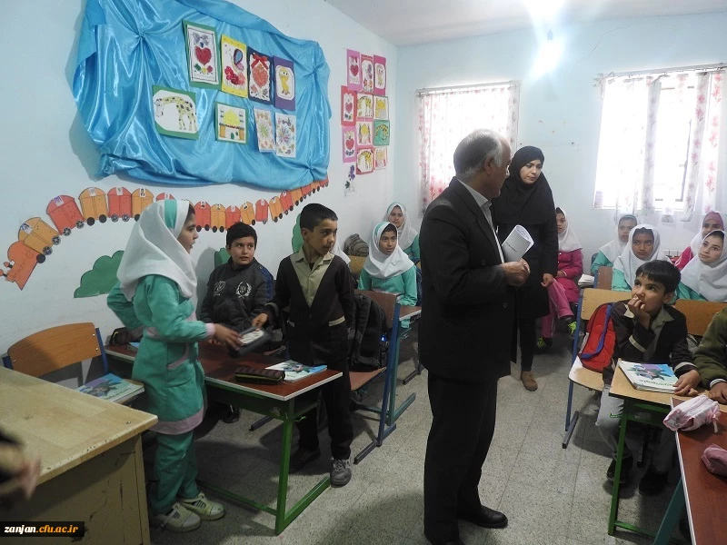 آموزش پردیس الزهرا (س) اعلام کرد:
بازدید از مدارس روستایی در درس کارورزی  2