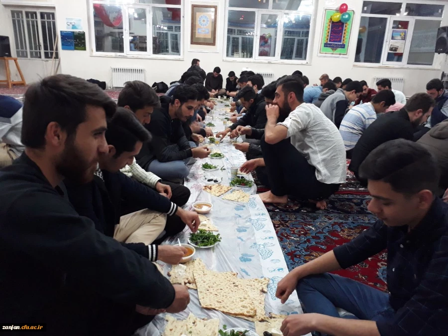 جشن نیمه شعبان و مراسم افطاری 2-2-98 پردیس شهید بهشتی زنجان