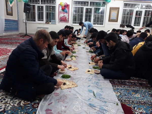 جشن نیمه شعبان و مراسم افطاری 2-2-98 پردیس شهید بهشتی زنجان