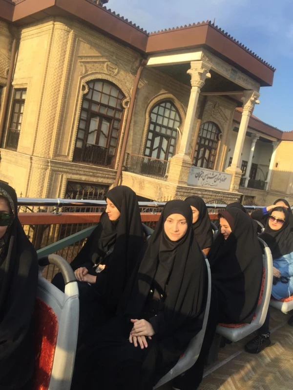 به همت دانشجویی پردیس الزهرا (س) زنجان و با همکاری معاونت شهرداری زنجان برگزار شد:

تور گردشگری(زنجانگردی) به مناسبت هفته سراهای دانشجویی و آموزش 2