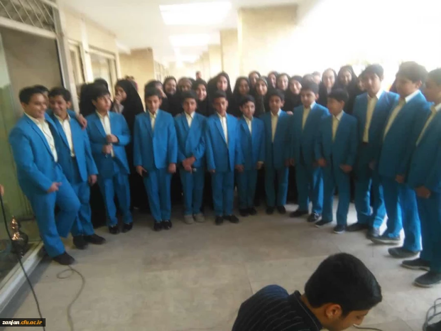 به همت دانشجویی پردیس الزهرا (س) زنجان و با همکاری معاونت شهرداری زنجان برگزار شد:

تور گردشگری(زنجانگردی) به مناسبت هفته سراهای دانشجویی و آموزش 2