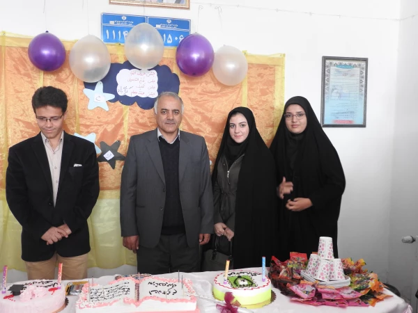 آموزش پردیس الزهرا(س) اعلام کرد:
بازدید از مدارس روستایی  2