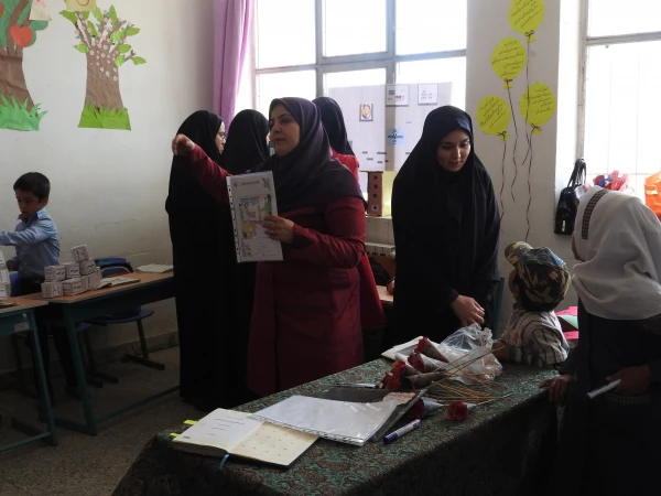 آموزش پردیس الزهرا(س) اعلام کرد:
بازدید از مدارس روستایی  2