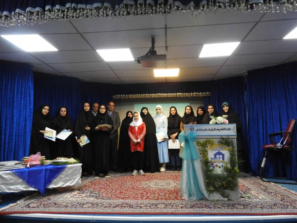 به مناسبت هفته سرای دانشجویی برگزار شد:

تجلیل از فعالان حوزه سرای دانشجویی  در ویژه برنامه سرای دانشجویی من 5