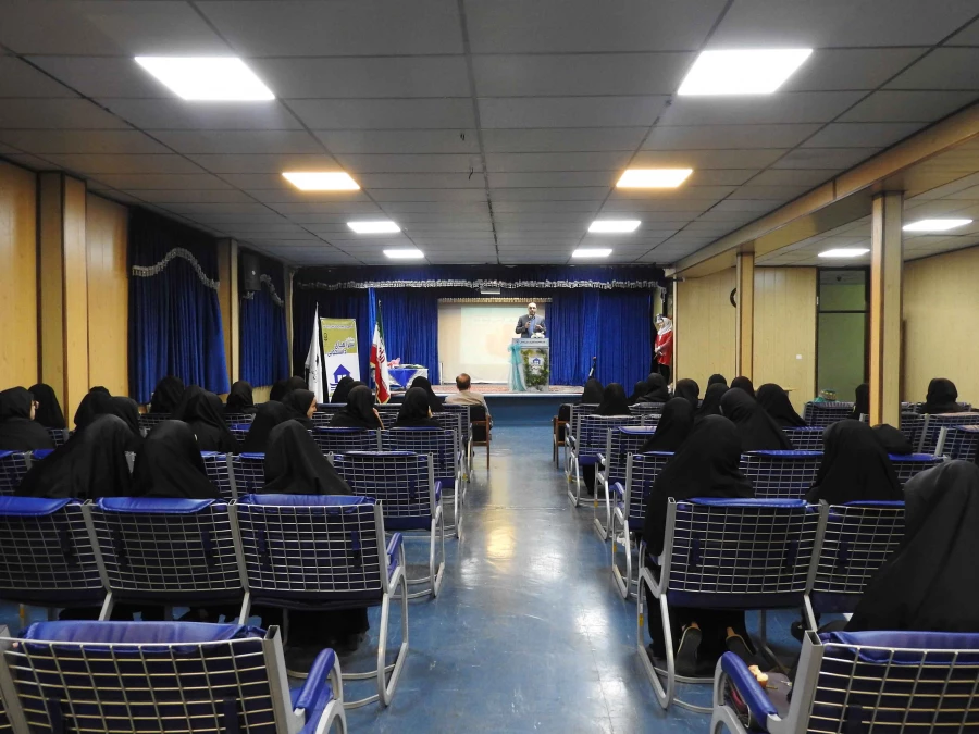 به مناسبت هفته سرای دانشجویی برگزار شد:

تجلیل از فعالان حوزه سرای دانشجویی  در ویژه برنامه سرای دانشجویی من 7