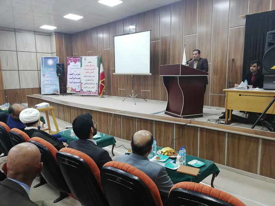 معاون سیاسی امنیتی استانداری زنجان در مراسم هفته سرآمدی در دانشگاه فرهنگیان استان زنجان گفت:

دانشگاه فرهنگیان،دانشگاهی، که می تواند انسان هایی را پرورش دهد که هم واجد نوآوری و بداعت باشند و هم بتوانند این شاخصه را در نسل آینده پرورش دهند. 14