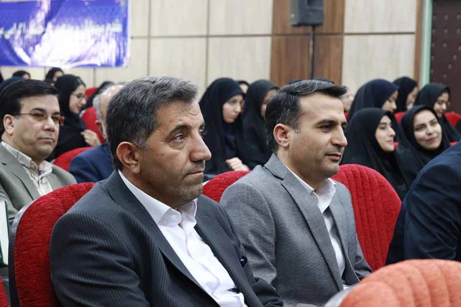 معاون سیاسی امنیتی استانداری زنجان در مراسم هفته سرآمدی در دانشگاه فرهنگیان استان زنجان گفت:

دانشگاه فرهنگیان،دانشگاهی، که می تواند انسان هایی را پرورش دهد که هم واجد نوآوری و بداعت باشند و هم بتوانند این شاخصه را در نسل آینده پرورش دهند. 15