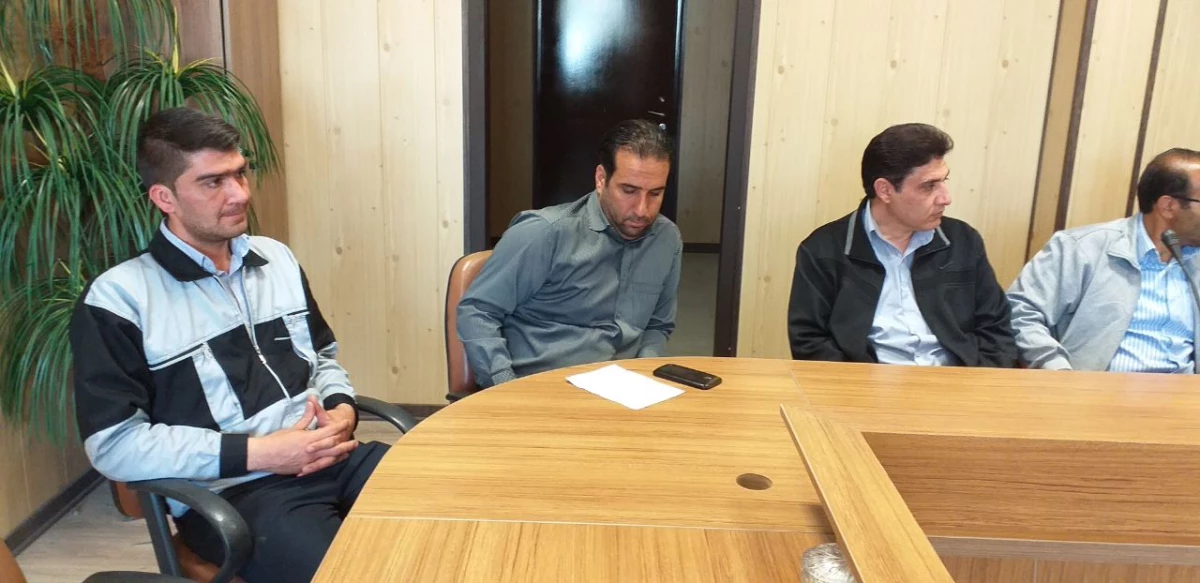 در پردیس الزهرا(س) برگزار شد:

تقدیر از  کارکنان پردیس الزهرا(س) زنجان 2