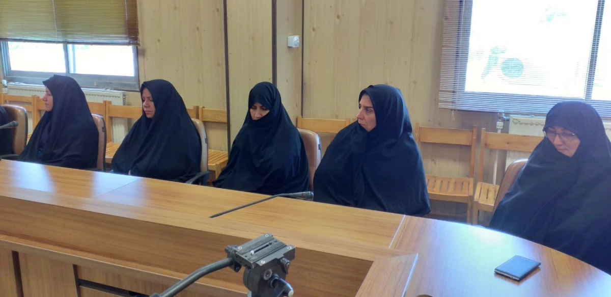 در پردیس الزهرا(س) برگزار شد:

تقدیر از  کارکنان پردیس الزهرا(س) زنجان 3