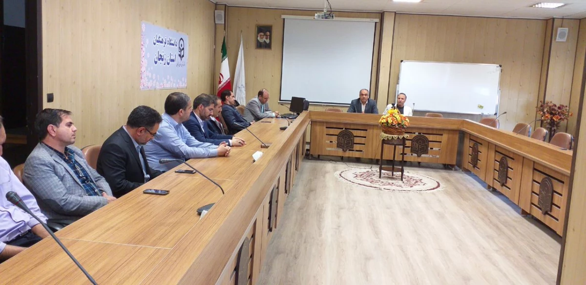 در پردیس الزهرا(س) برگزار شد:

تقدیر از  کارکنان پردیس الزهرا(س) زنجان 4