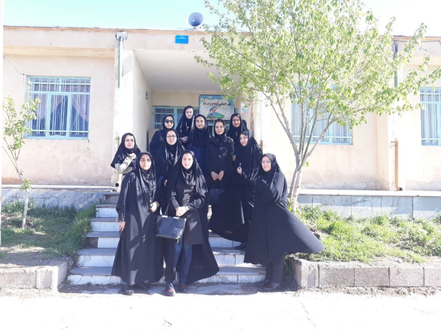 از سلسله بازدیدهای  کارورزی به همت آموزش پردیس الزهرا(س) برگزار شد:

بازدید از ر دبستان روستای کزبر از توابع منطقه زنجانرود  2